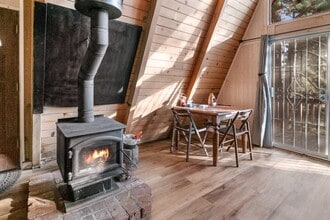 31543 Panorama Dr in Running Springs, CA - Building Photo - Building Photo