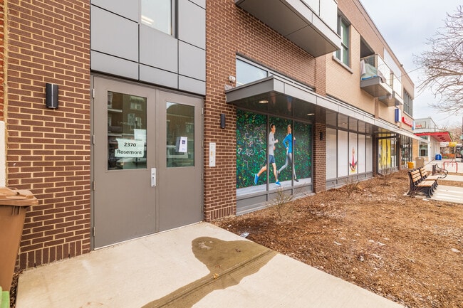 2368-2370 Rosemont Boul in Montréal, QC - Building Photo - Building Photo