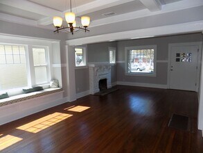 369 W 10th St in Los Angeles, CA - Building Photo - Building Photo