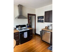 19 Cresthill Rd-Unit -1 in Boston, MA - Building Photo - Building Photo