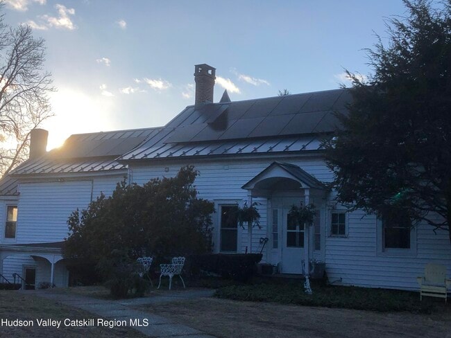 42 Maple Ave in Highland, NY - Building Photo - Building Photo