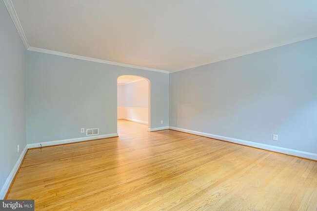 372 Old Trail in Baltimore, MD - Building Photo - Building Photo