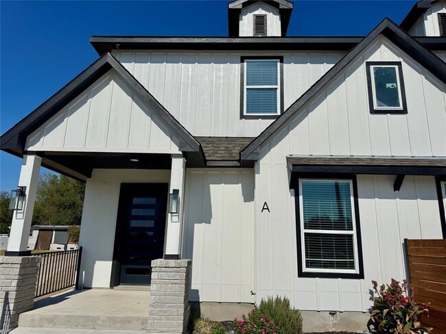 162 Meadow View Blvd in Del Valle, TX - Foto de edificio - Building Photo