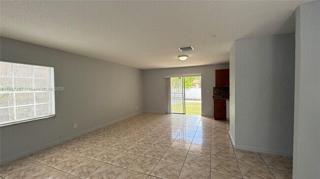 2740 NW 9th St in Pompano Beach, FL - Building Photo - Building Photo