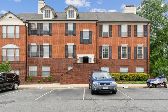 property at 660 Gateway Dr SE