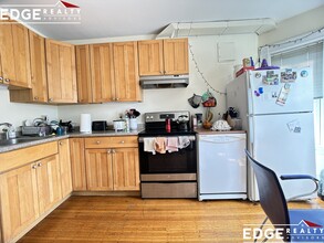 15 Elko St, Unit 2 in Boston, MA - Foto de edificio - Building Photo