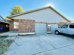 200 Barrett Pl in Edmond, OK - Building Photo - Building Photo