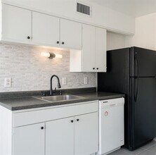 11110 Valleydale Dr in Dallas, TX - Building Photo - Building Photo