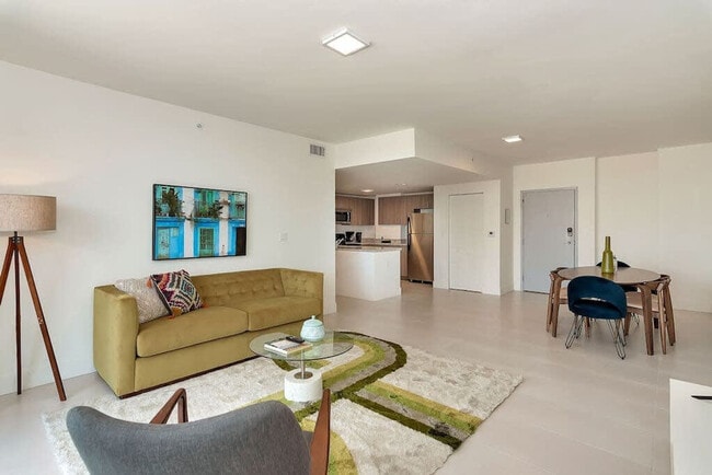1710 SW 27th Ave in Miami, FL - Building Photo - Building Photo