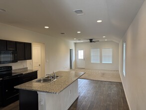 14904 Tuff Rd in Manor, TX - Foto de edificio - Building Photo