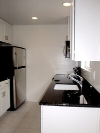 Village Square Townhouses in Sunnyvale, CA - Building Photo - Interior Photo