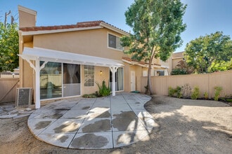 4907 Lazio Way in Oak Park, CA - Building Photo - Building Photo