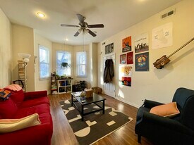 1921 N Francisco Ave, Unit #1 in Chicago, IL - Building Photo