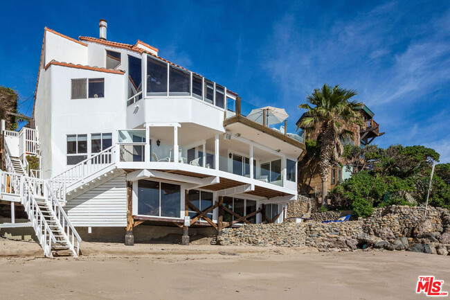 24408 Malibu Rd in Malibu, CA - Building Photo - Building Photo