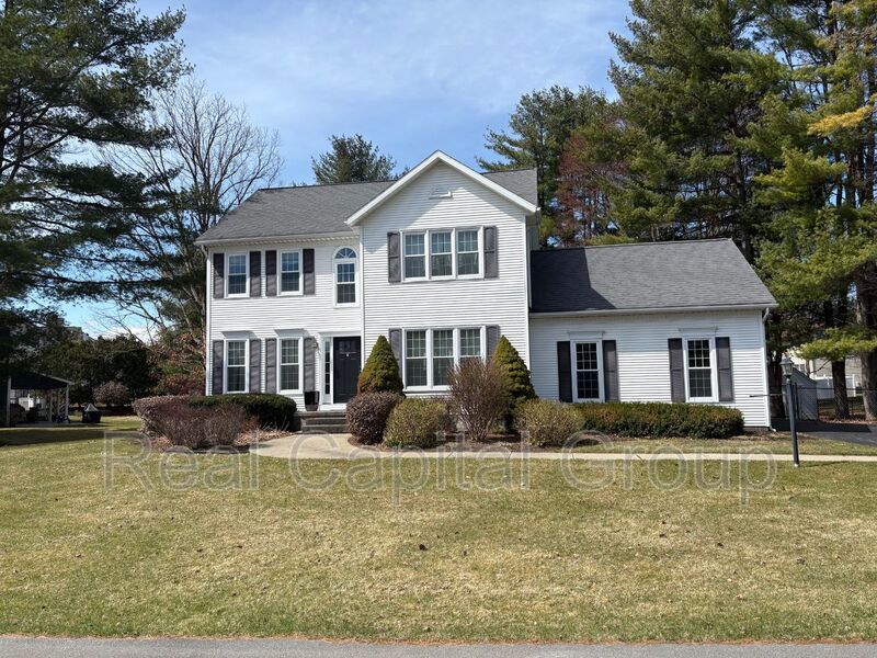 417 Deer Path in Schenectady, NY - Building Photo