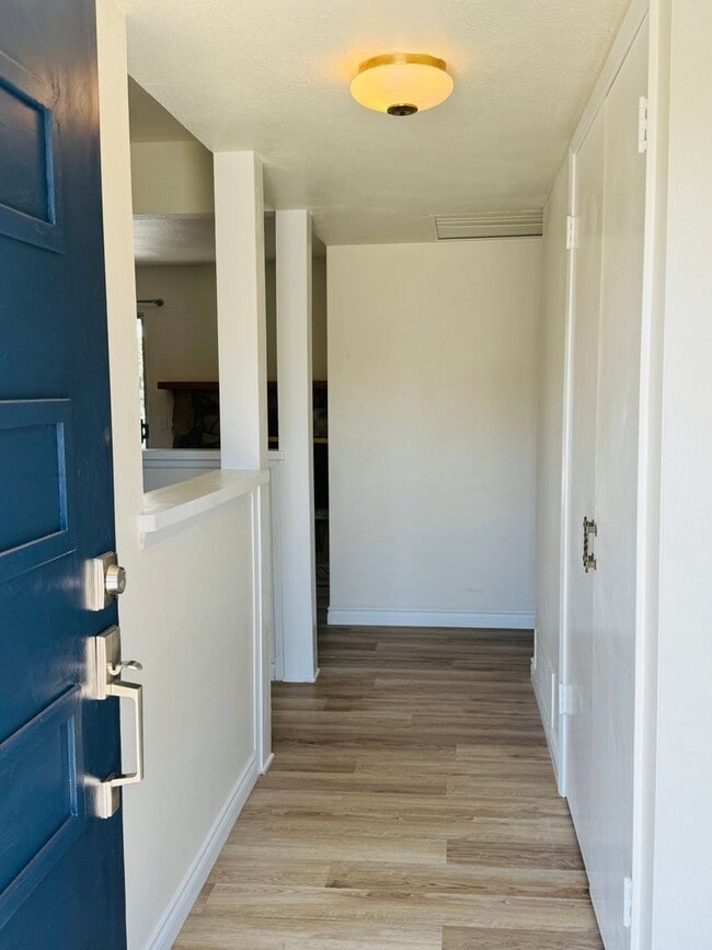 2105 E Petunia St in Glendora, CA - Building Photo - Building Photo