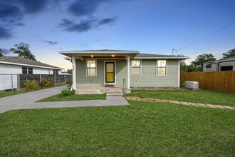 5635 Mc Cracken Rd in Houston, TX - Building Photo - Building Photo