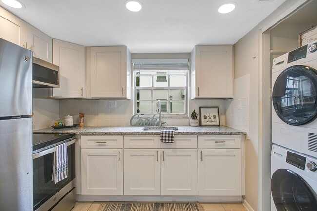 The Rosewood Apartments | 1 & 2 Bedroom Ap in Leesburg, FL - Building Photo - Building Photo