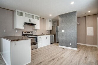 706 Hedgerow Trail in Granbury, TX - Building Photo - Building Photo