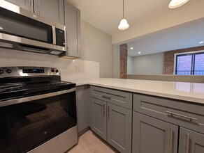 1214 N La Salle Dr, Unit E5 in Chicago, IL - Foto de edificio - Building Photo
