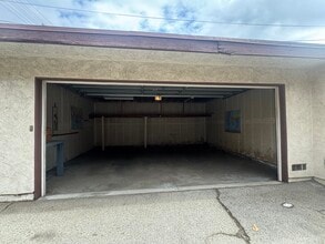 361 E Santa Anita Ave, Unit Unit C in Burbank, CA - Building Photo - Building Photo
