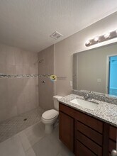 9249 Western Way in Jacksonville, FL - Building Photo - Building Photo