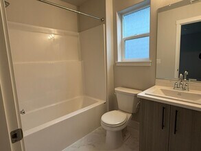 9811 NE 29th Ave in Vancouver, WA - Building Photo - Building Photo