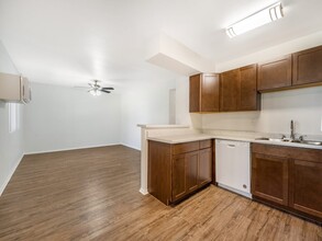 Sands Apartments in Mesa, AZ - Building Photo - Building Photo