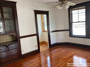 250 Belgrade Ave, Unit 1 in Boston, MA - Building Photo - Building Photo