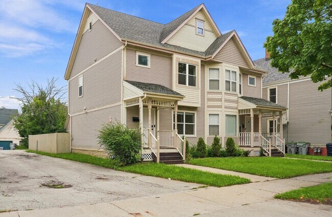property at 2118 N Palmer St