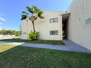 10350 SW 220th St in Cutler Bay, FL - Building Photo - Building Photo