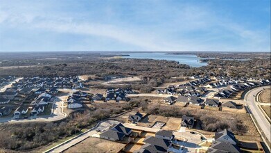 7108 Talon Bluff Dr, Unit 5-303 in Fort Worth, TX - Building Photo - Building Photo