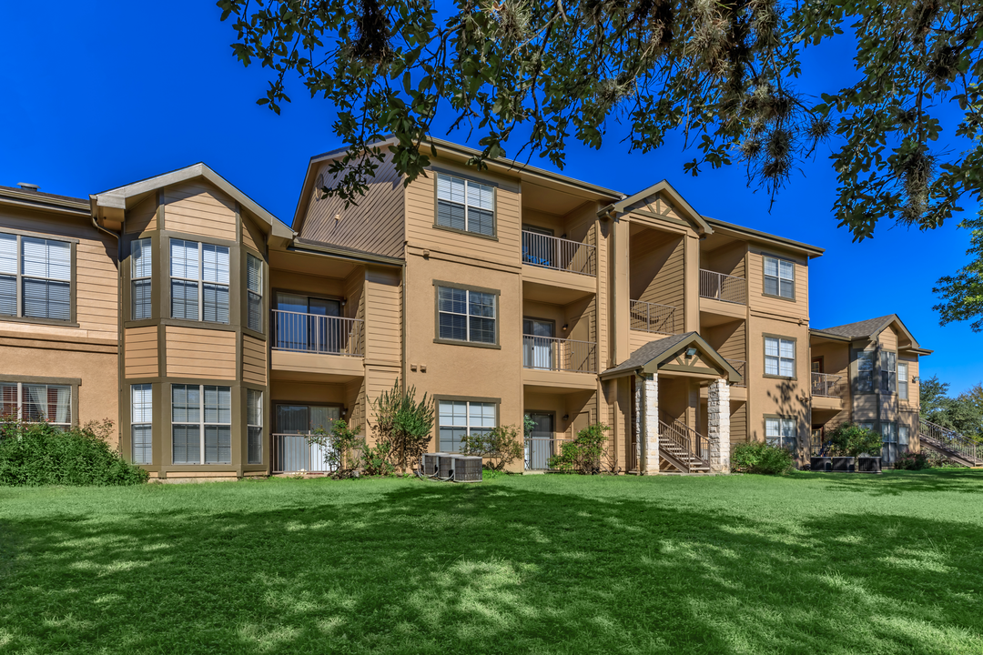 The Arboretum in San Antonio, TX - Building Photo