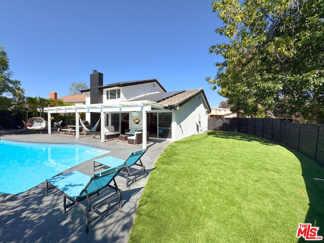 property at 4327 Cezanne Ave