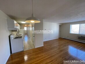 81 Litchfield St in Boston, MA - Foto de edificio - Building Photo