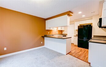 12004 Slater Ave NE in Kirkland, WA - Building Photo - Building Photo