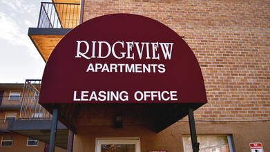 Ridgeview Apartments in St. Louis, MO - Foto de edificio - Building Photo