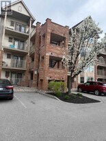 4025 Kilmer Dr in Burlington, ON - Building Photo