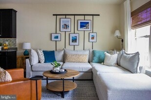 1004 Edenberry Wy in Glen Burnie, MD - Building Photo