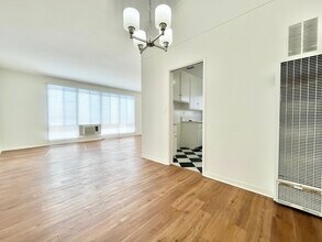 333 Rexford Dr-Unit -8 in Beverly Hills, CA - Building Photo - Building Photo