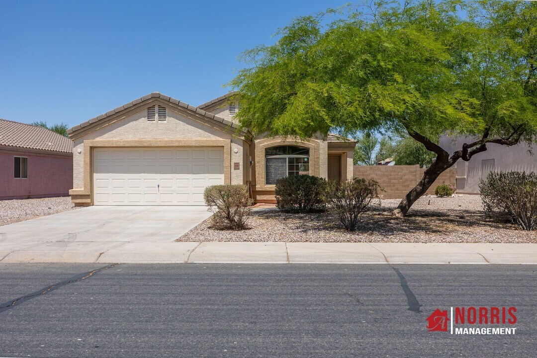 2103 St Bonita Ln in Casa Grande, AZ - Building Photo