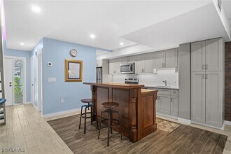 833 Meadowland Dr in Naples, FL - Building Photo - Building Photo