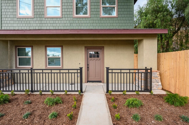 915 E Central Ave in Redlands, CA - Building Photo - Building Photo