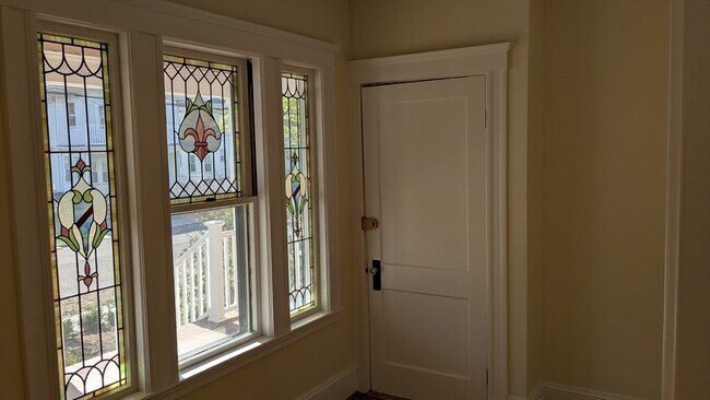 162-164 Langdon Ave-Unit -162 in Watertown, MA - Building Photo - Building Photo