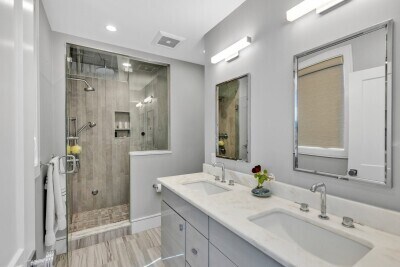 60 Cameron St, Unit 2 in Brookline, MA - Foto de edificio - Building Photo