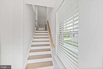 1051 Venifena Terrace SE in Leesburg, VA - Building Photo - Building Photo