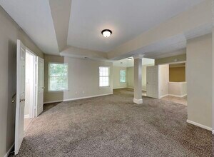 320 Birchmere Close SW in Atlanta, GA - Building Photo - Building Photo