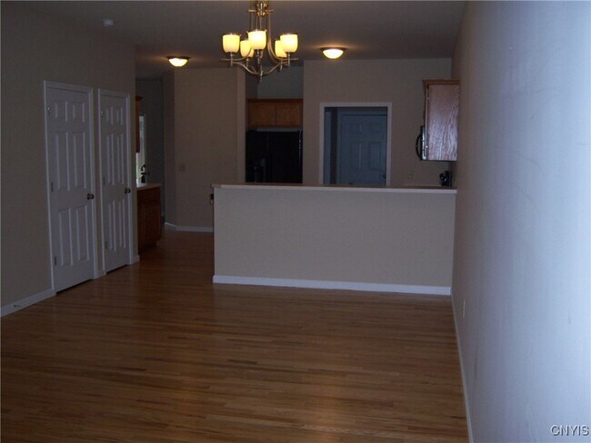 5598 St Elmos Dr in Brewerton, NY - Building Photo - Building Photo