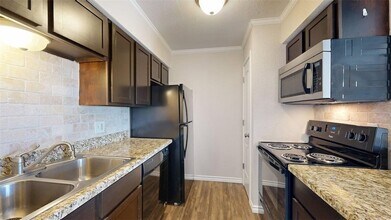 904 University Oaks Blvd, Unit 26 in College Station, TX - Building Photo - Building Photo
