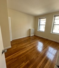 1129 Commonwealth Ave in Boston, MA - Building Photo - Building Photo